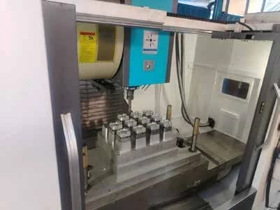 Equipo de mecanizado del brochure de CNC Metalúrgica